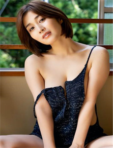 《听说我死后超凶的-征服邻居漂亮人妻3》