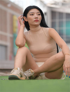 《十分钟在线观看高清视频WWW-群交记实》