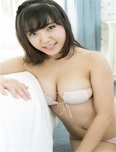 《美女和男生一起打扑克牌视频-luotimeimei》