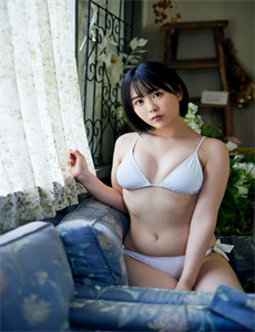 《男人吸奶日进去视频-美女洗澡把胸和屁股扒开给别人看》